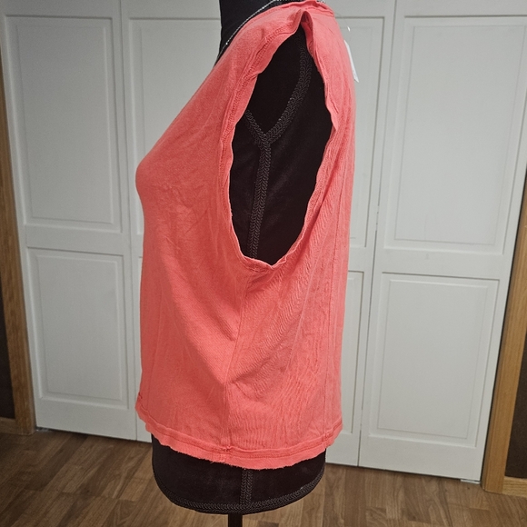 Free People/We the Free collection NWT red women's v-neck tank top - Picture 5 of 7